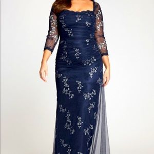 Teri Jon navy gown with silver embroidery sz 12 never worn, stunning full length